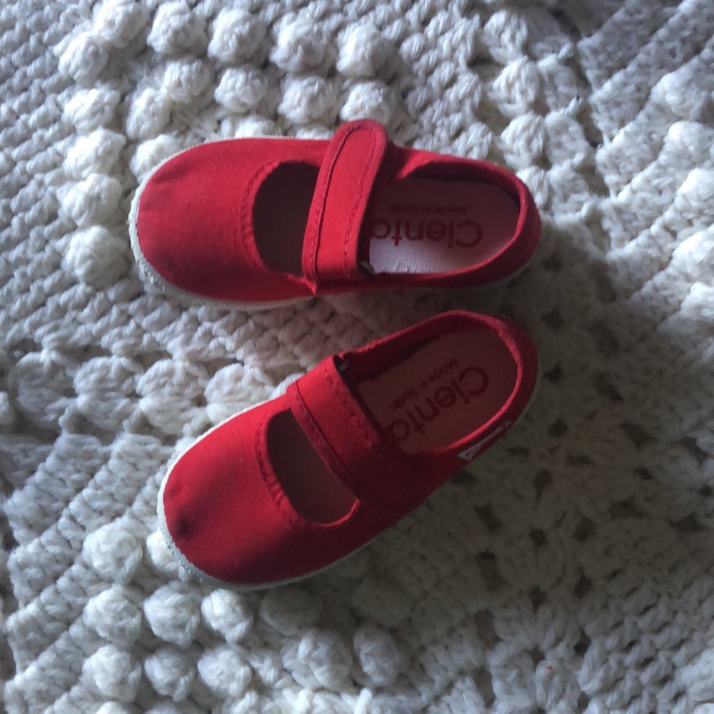 Cienta Red Shoes in Size 21